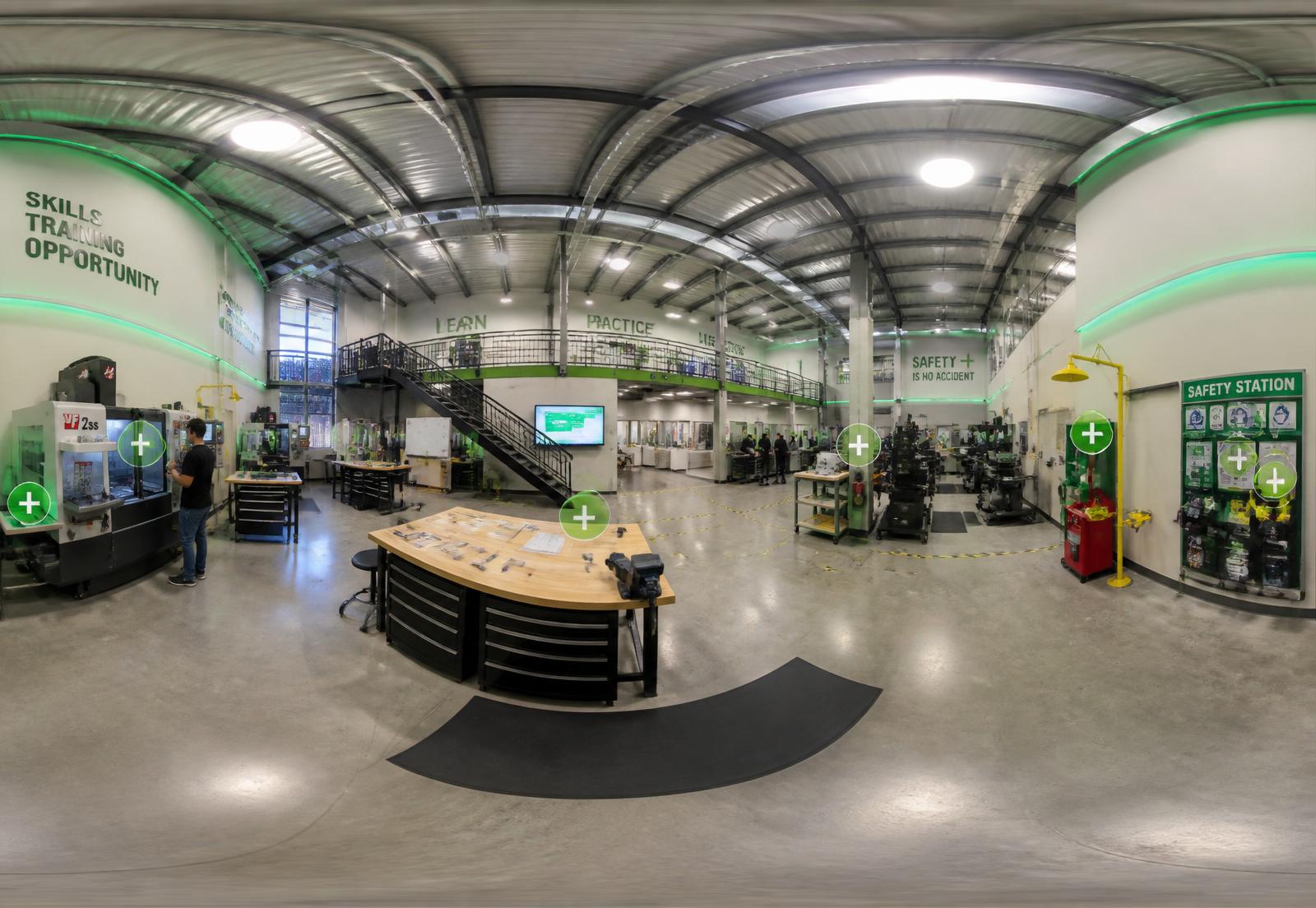 360°-Rundgang in einer Ausbildungswerkstatt mit interaktiven Hotspots an Maschinen und Sicherheitsstationen